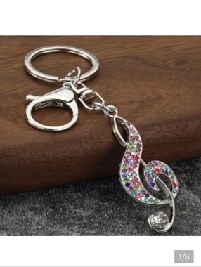 🆕️🎶 SILVER-TONE MUSICAL NOTE BAG CHARM & KEY CHAIN🎶